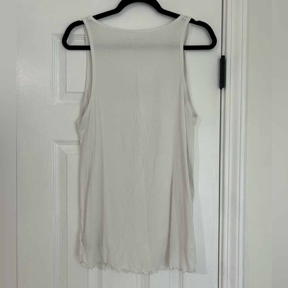 Ruffle hem tank top - Picture 4 of 4